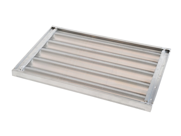 Corrugated tray with open channels and reinforces