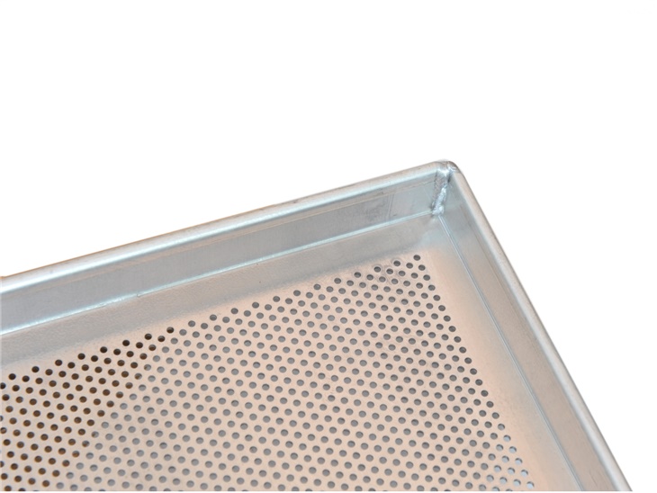 Perforated flat tray with straight edges