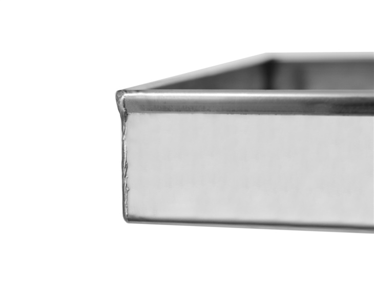 Flat tray with straight edges
