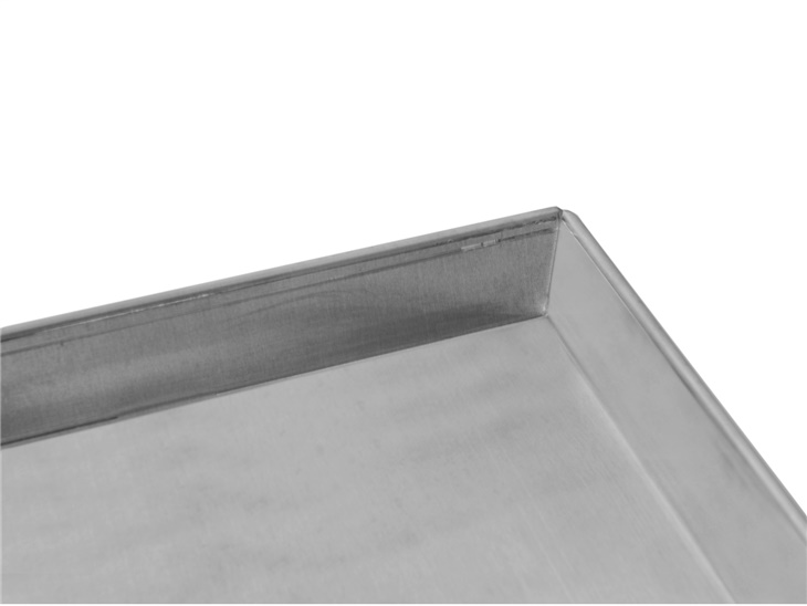 Flat tray with flared edges