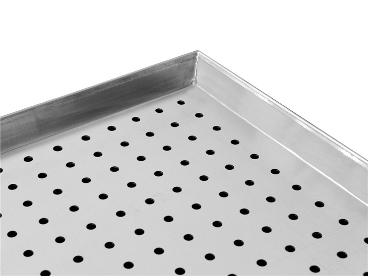 Flat tray with holes